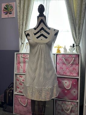 NWOT Express White Sleeveless Beaded Scoop Neck Tunic/dress XS